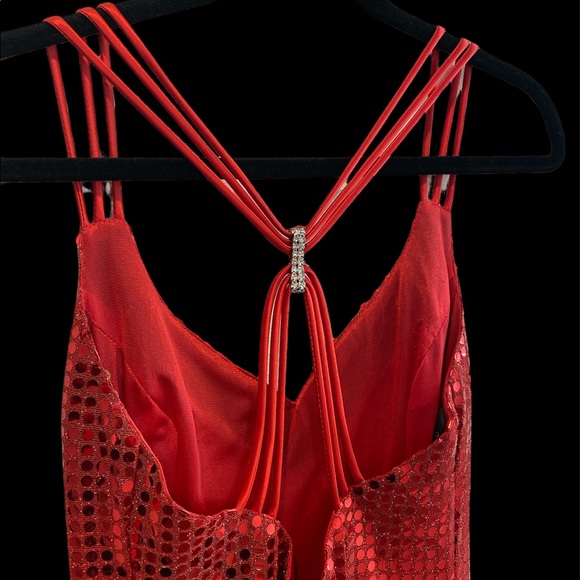 Stunning red sequin formal dress 5 / 6 Cruise Special Occasion - Picture 3 of 6